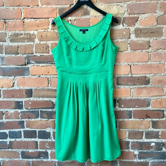 Banana Republic Bright Green Sleeveless Dress with Flared Skirt. Size:10. 11/18 - Picture 1 of 13